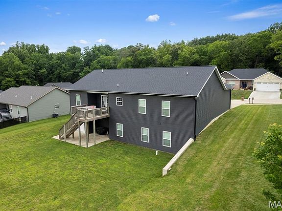 4th image of 710 Old Mill Dr