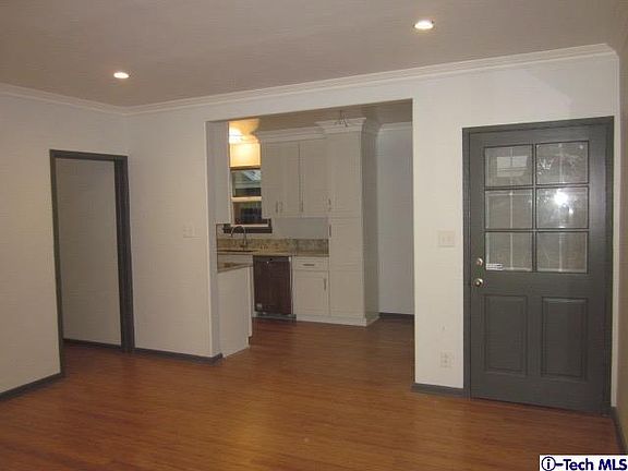 4th image of 3305 Montrose Ave