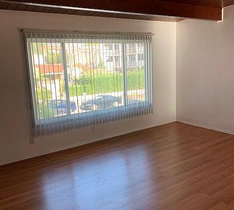 4th image of 2050 5th St #8