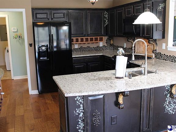3rd image of 1610 Plantation Dr