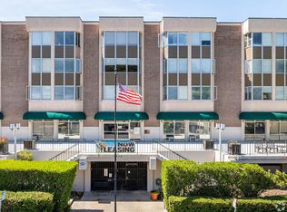 2400 Carlmont Dr, Belmont, CA 94002