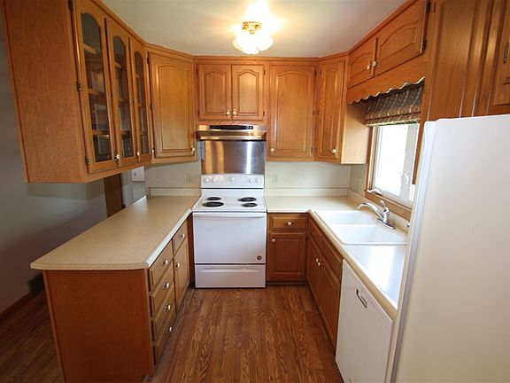 4th image of 1325 W 6th St