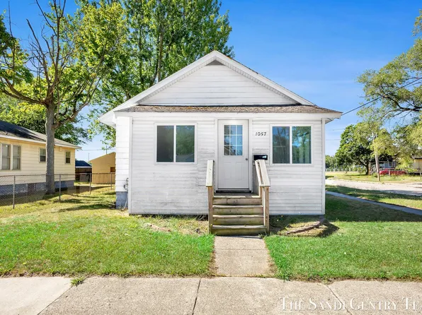 1057 E Larch Ave, Muskegon, MI 49442