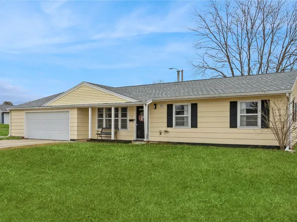 281 Jacolyn Dr NW, Cedar Rapids, IA 52405