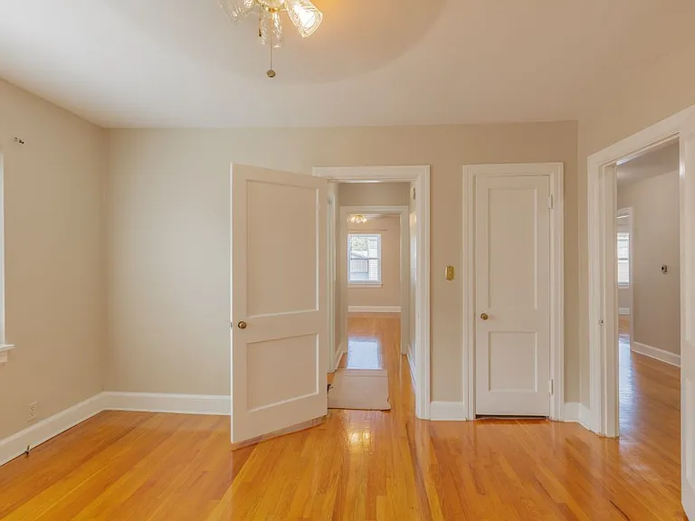 505 N Market St — Photo 4