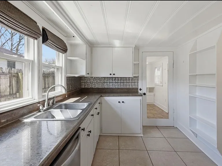 1164 Brookwood Ave — Photo 5