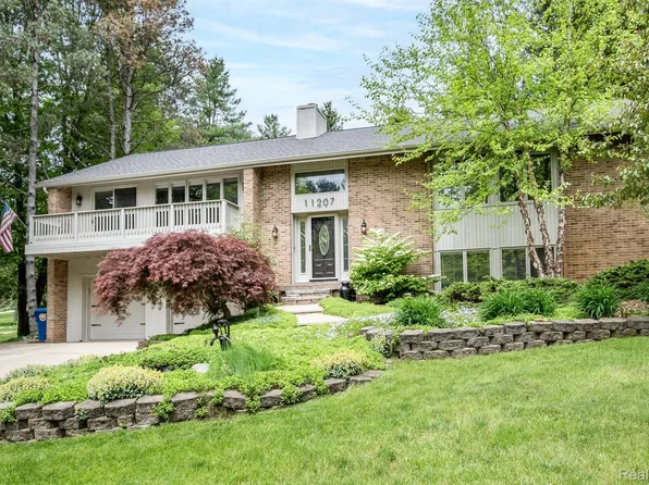 11207 Patty Ann Ln, Romeo, MI 48065