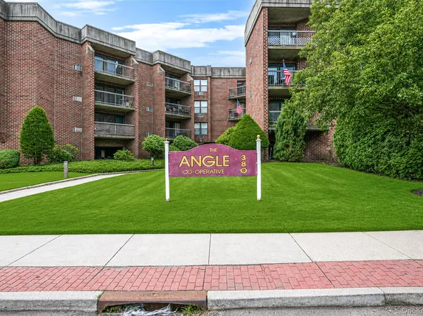 380 Fulton Street #G2, Farmingdale, NY 11735