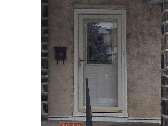 2nd image of 1012 Pennsylvania Ave
