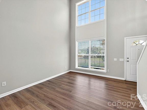4th image of 2435 Normancrest Ct