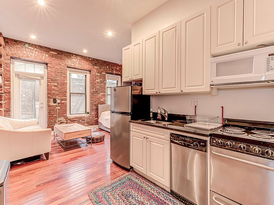 1st image of 163 Mulberry St APT 1