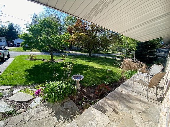 2nd image of 661 Harrington Ave
