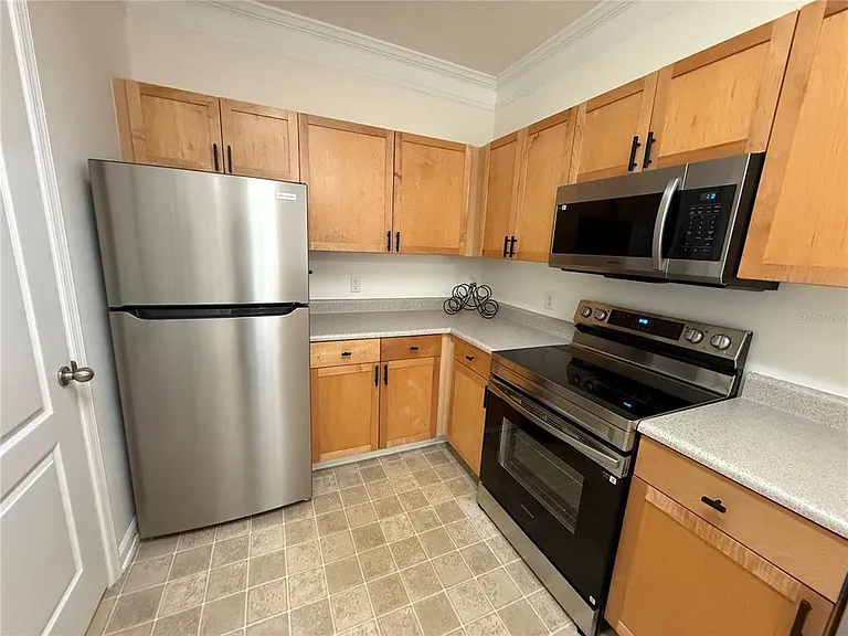 8801 Villa View Cir #202 — Photo 4