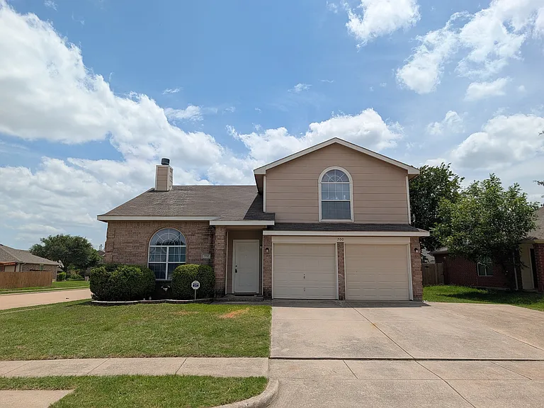 700 Flamingo Dr — Photo 1
