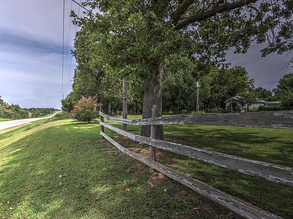 2nd image of 35868 S Highway 82