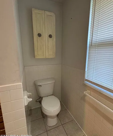 715 Gloucester Ave — Photo 13