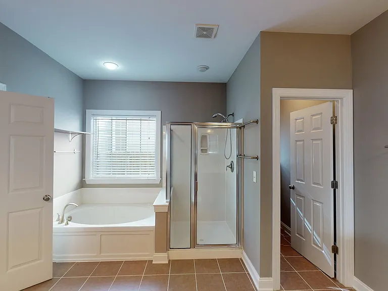 8517 Delamere Ln — Photo 9
