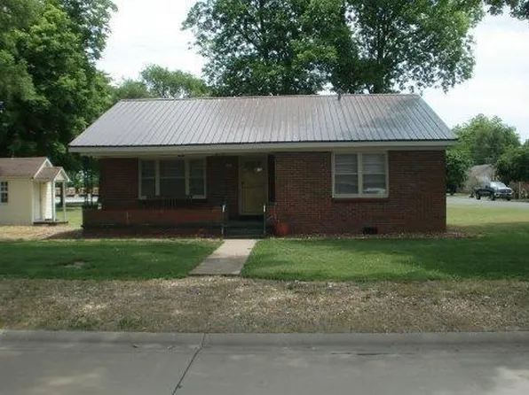 300 Calvin St, Matthews, MO 63867