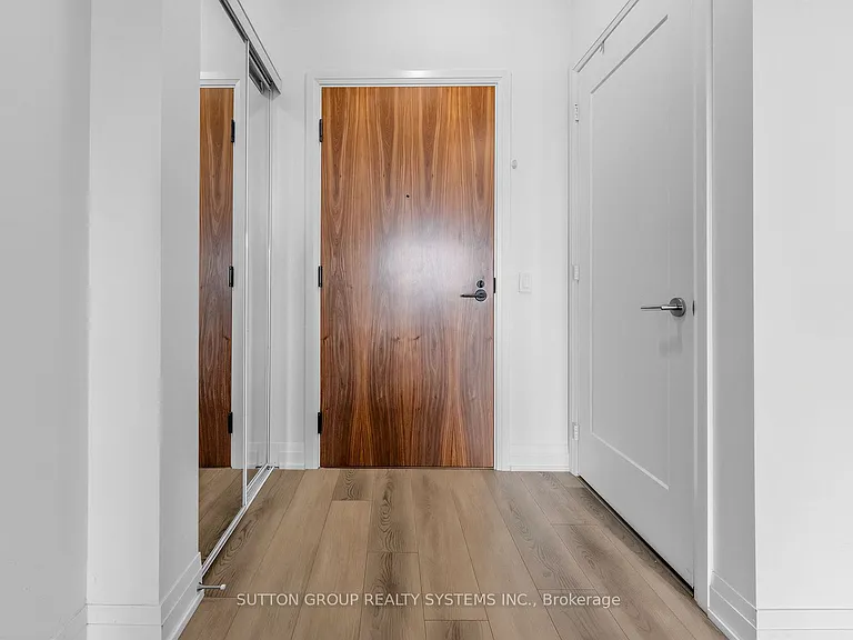 509 Dundas St W #521 — Photo 10