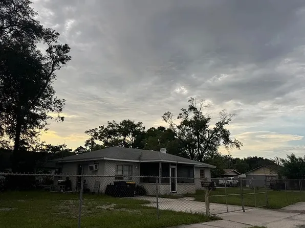 226 Adams St, Auburndale, FL 33823