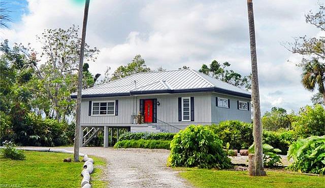 1st image of 390 Caloosa Dr