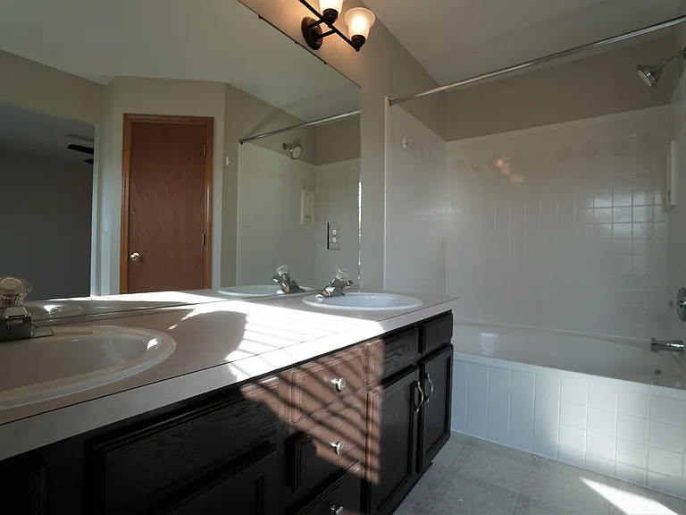 1072 Scarlet Oak Dr — Photo 17