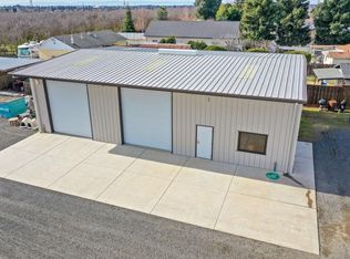 126 S Stearns Rd, Oakdale, CA 95361