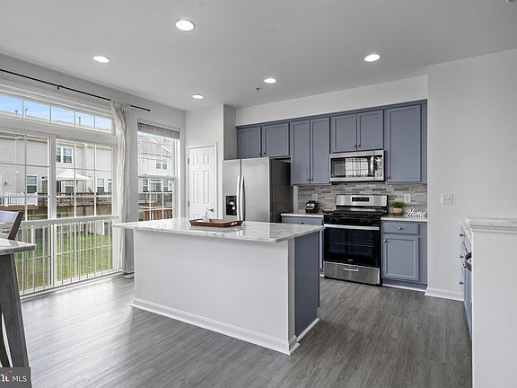 5th image of 44551 River Otter Dr