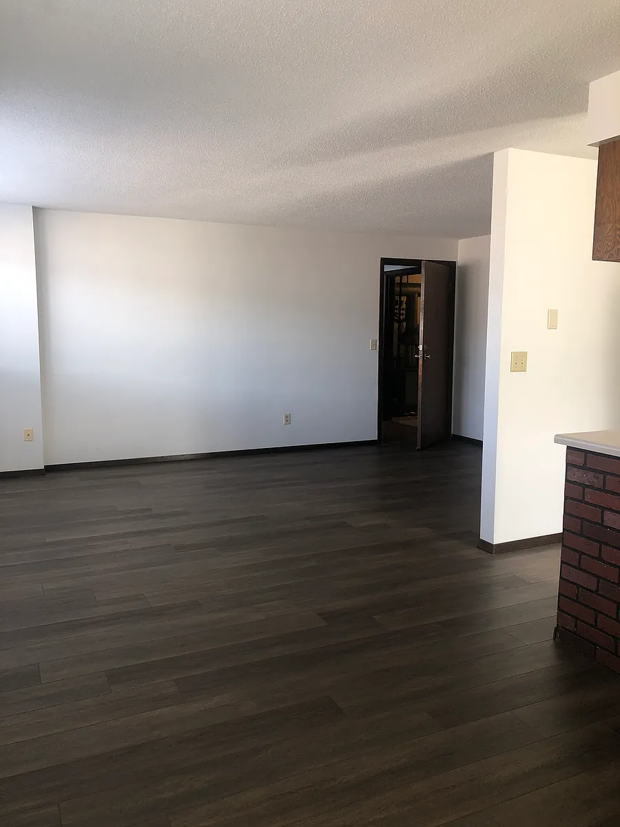 Building Photo - 228 S Garfield Ave #3