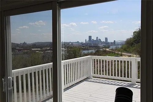 4 Bedroom with Amazing Views of the City of Pittsburgh at Pittsburgh, PA — Photo 2