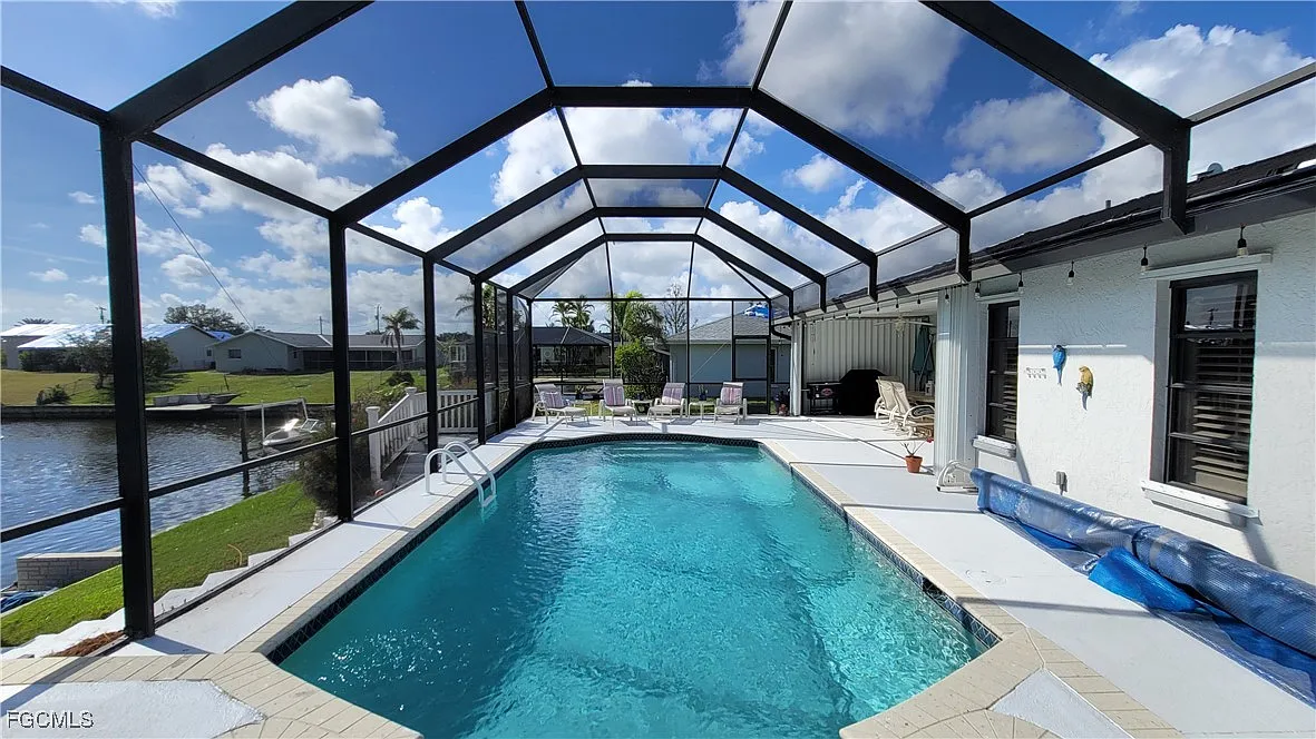 3 bed, 2.0 bath, 1451 sqft, $6,000 — Photo 2