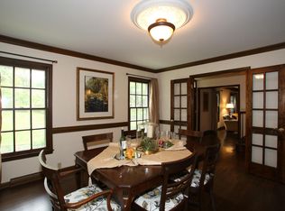 123 W Glenview Ct, Mequon, WI 53092