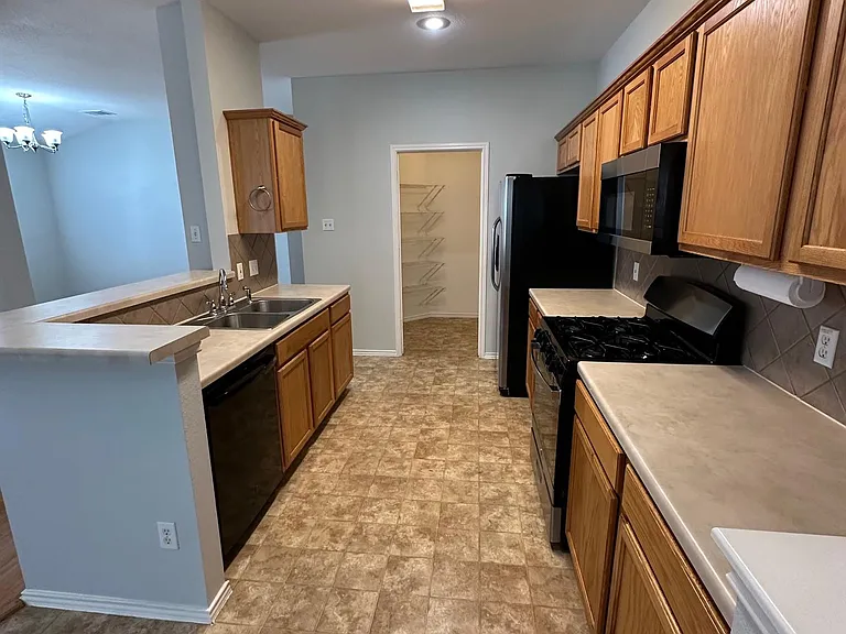 3776 Castle Rock Dr — Photo 17