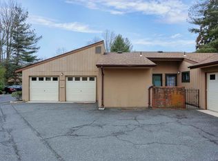 17 Hampton Ct, Red Bank, NJ 07701