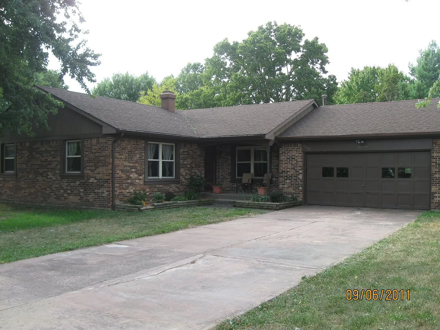 545 S Bridgeport Rd photo 1