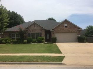 2144 N Elderberry Rd, Fayetteville, AR 72704