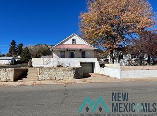 848 S 4th St, Raton, NM 87740
