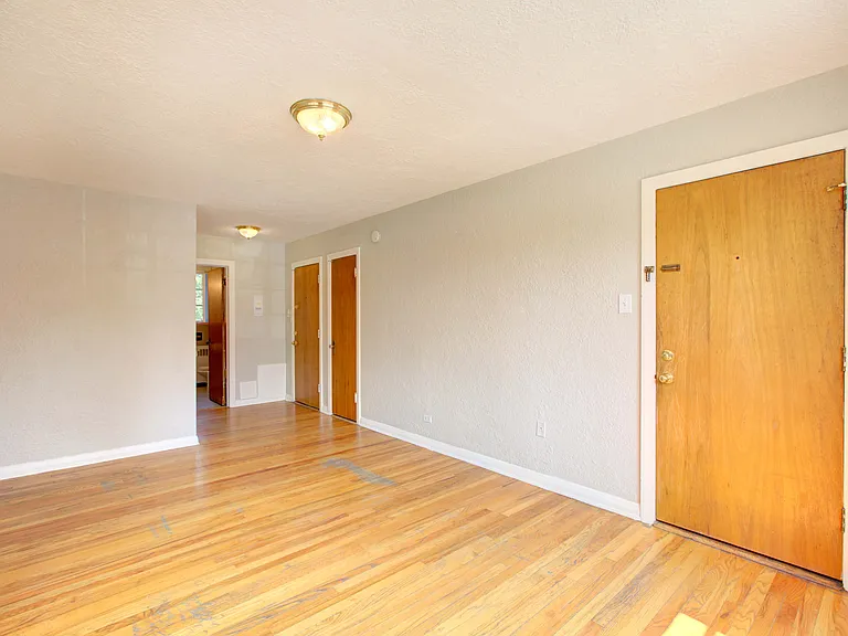 Elegante Apartments — Photo 26