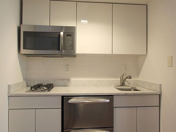 3rd image of 48 E 66th St APT 3F