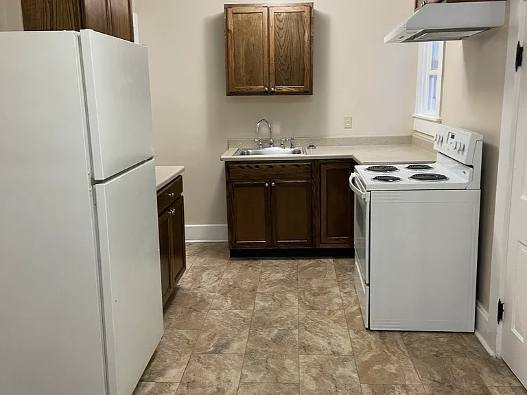 319 S Center St #2 — Photo 6