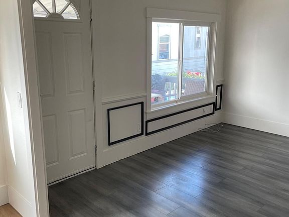 3rd image of 210 37th Street SE #9