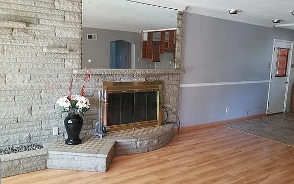 2nd image of 3982 Hoffmeister Ave