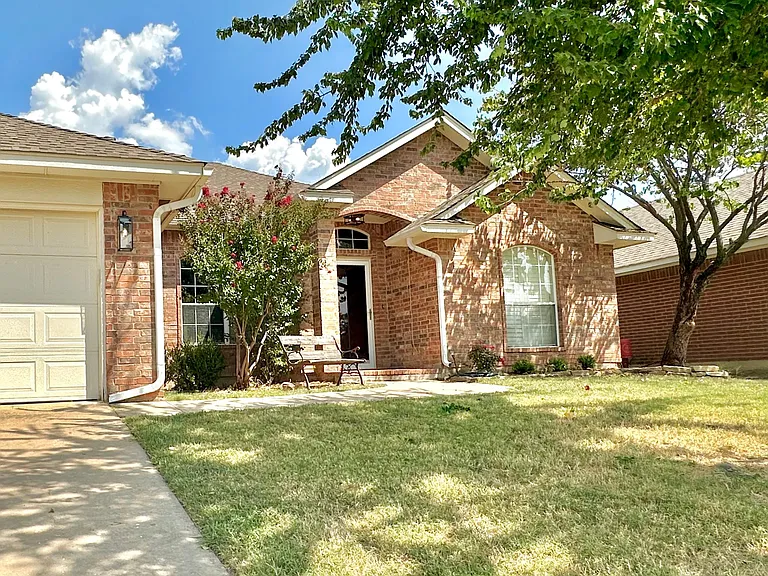 1301 Melisa Dr — Photo 11