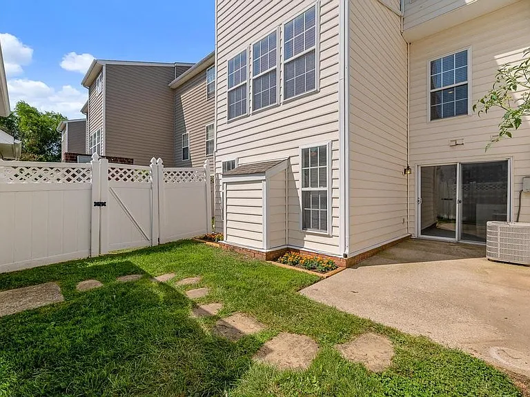 7333 Althorp Way — Photo 19