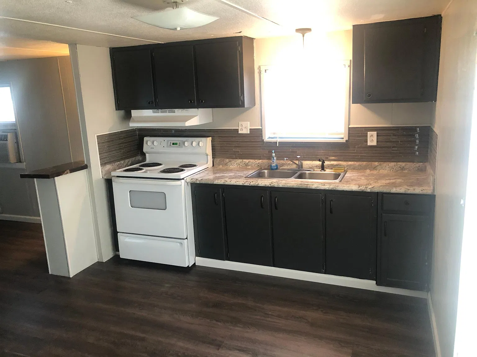 2 bed, 812 sqft, $850 — Photo 2