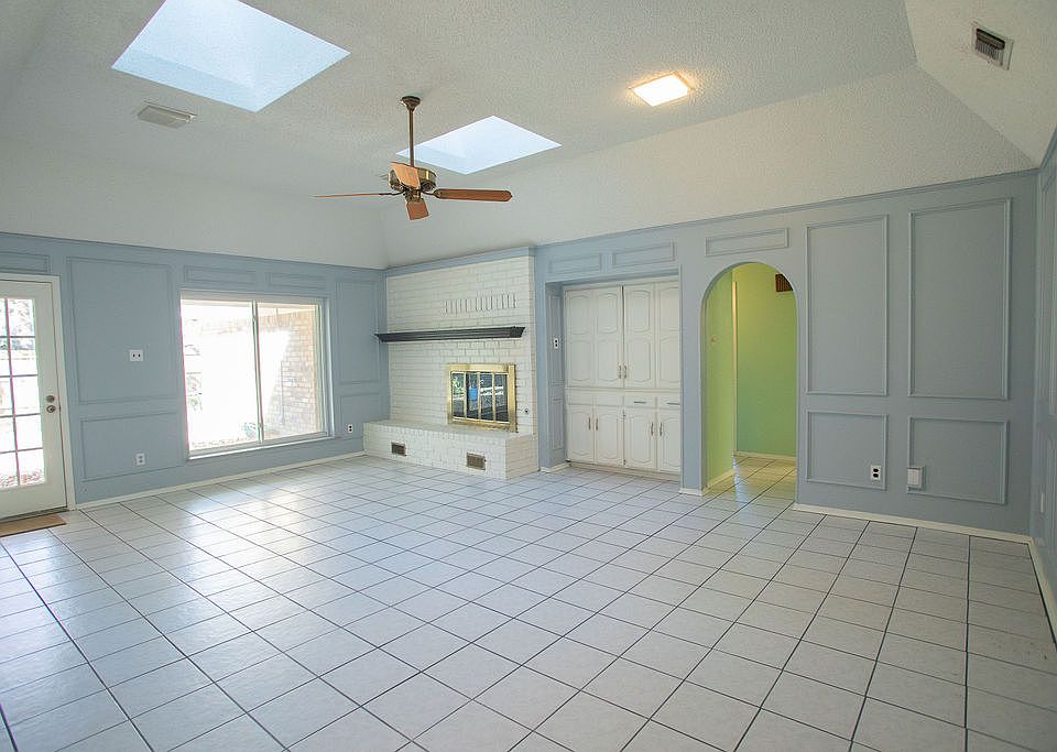1st image of 2708 Burnwood Ct