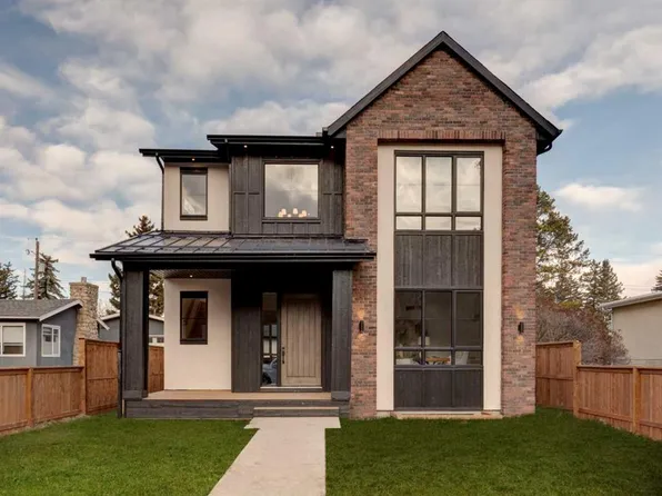 8812 SW 33rd Ave NW, Calgary, AB T3B 1M5