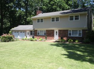 2 Galewood Dr, Holmdel, NJ