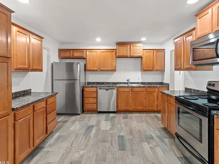 1025 S Siesta Ln — Photo 3