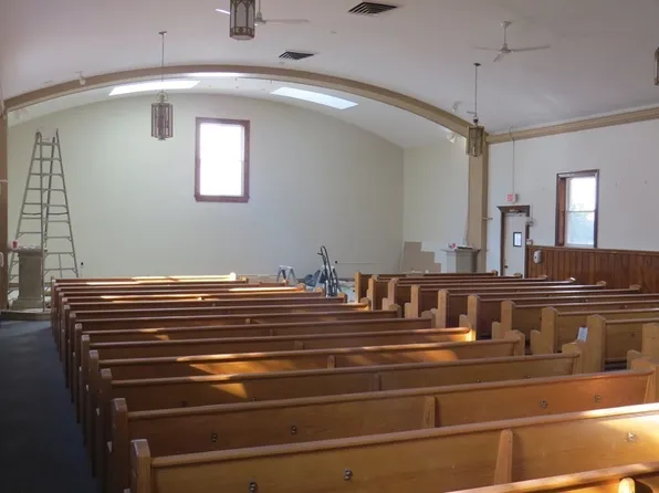 1211 Pleasant St, New Bedford, MA 02740